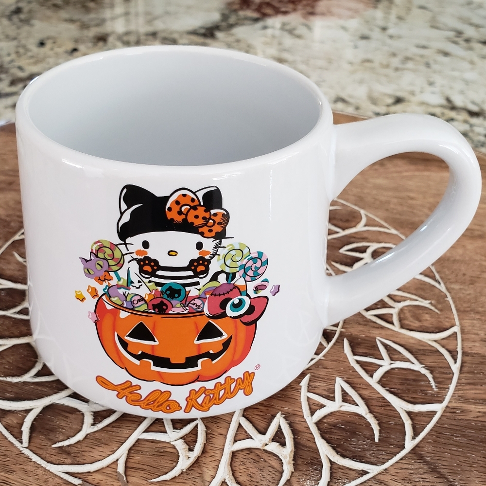 New Hello Kitty by Sanrio Happy Halloween Pumpkin/Candies Ceramic 14 oz. Mug